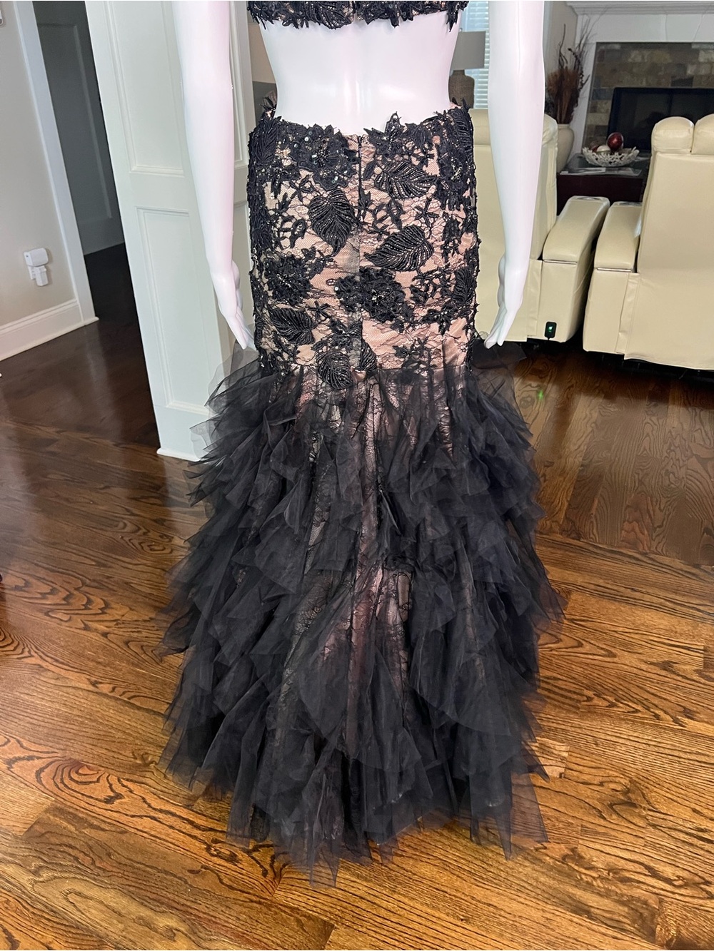 Jovani Black Cutout  Lace Appliqué Mermaid Prom Gown with Nude Underlay size 0 - Picture 8 of 10
